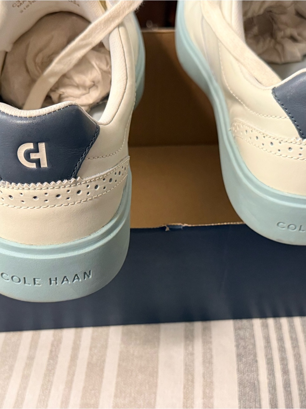 Cole Haan Men’s Cream Leather Sneakers with Light Blue Sole - Picture 4 of 5